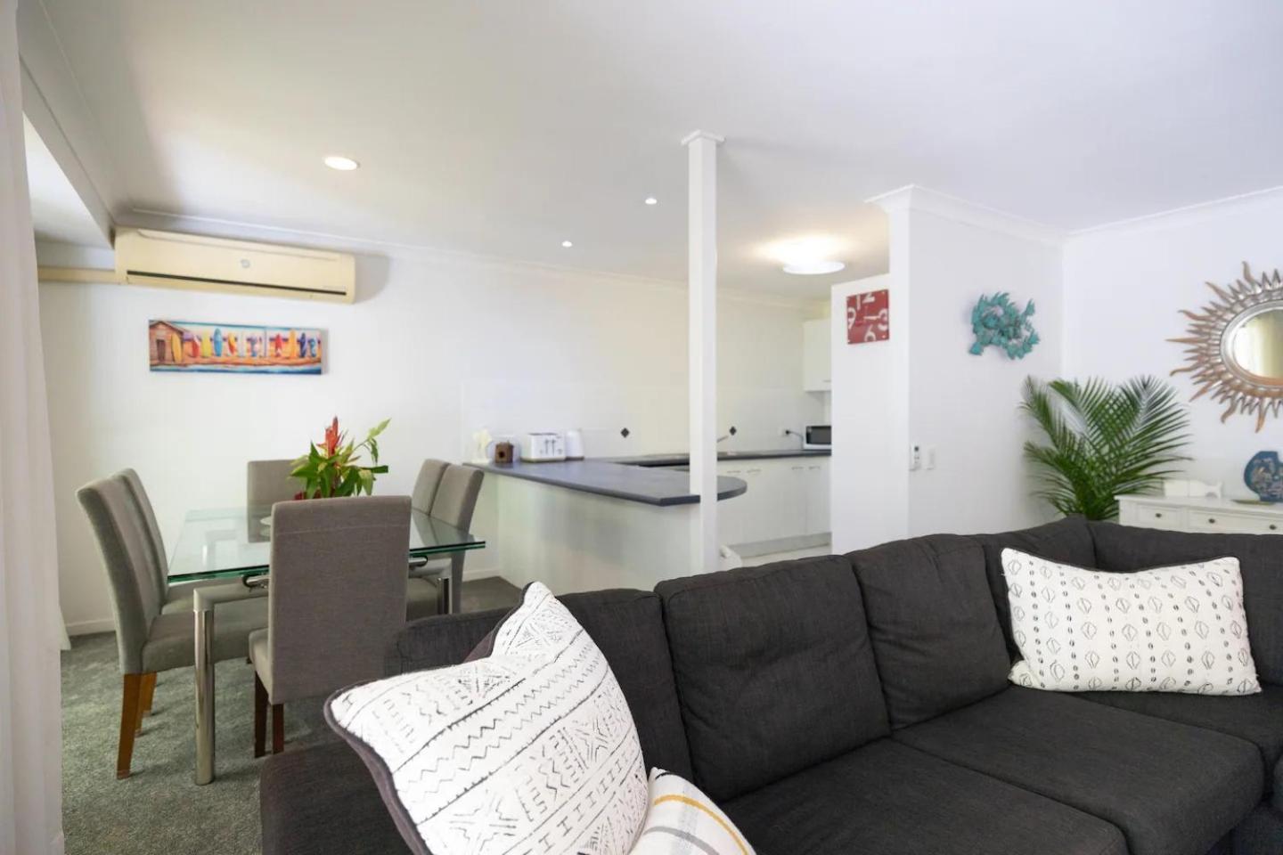 خليج بيرون Byron Lakeside Holiday Apartments الغرفة الصورة