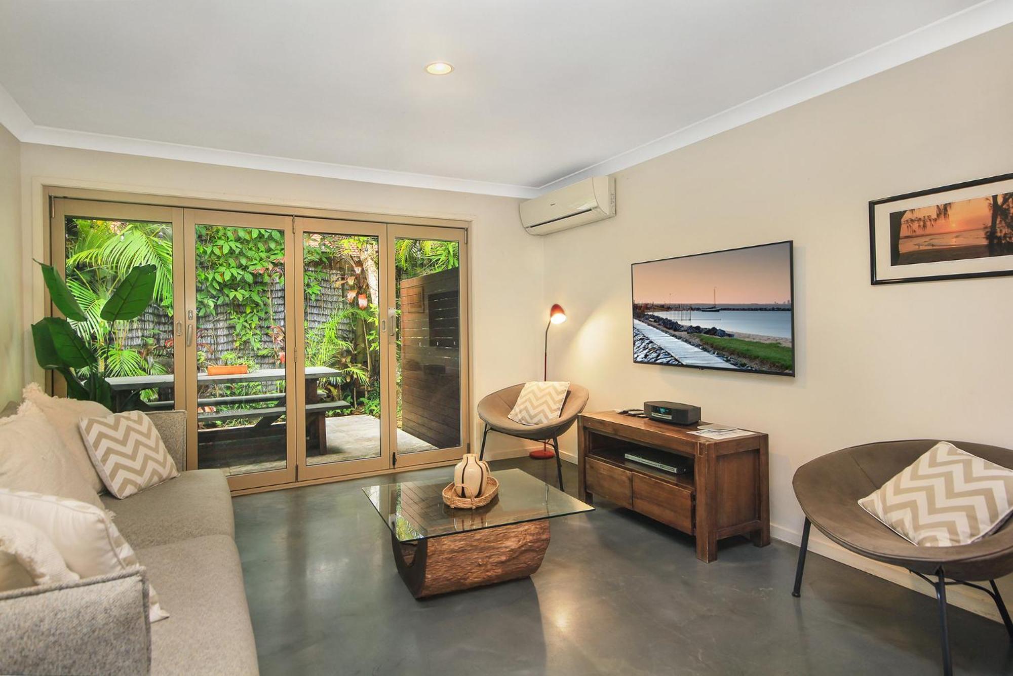 خليج بيرون Byron Lakeside Holiday Apartments المظهر الخارجي الصورة