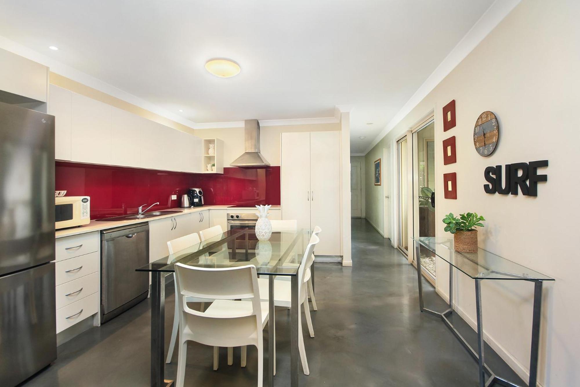 خليج بيرون Byron Lakeside Holiday Apartments المظهر الخارجي الصورة
