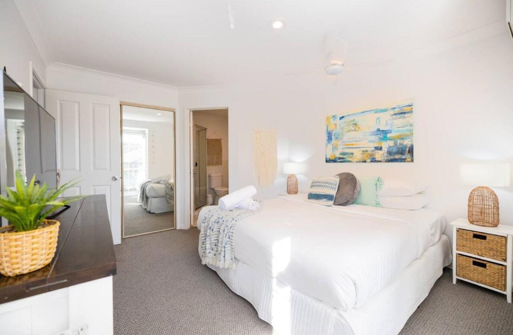 خليج بيرون Byron Lakeside Holiday Apartments المظهر الخارجي الصورة