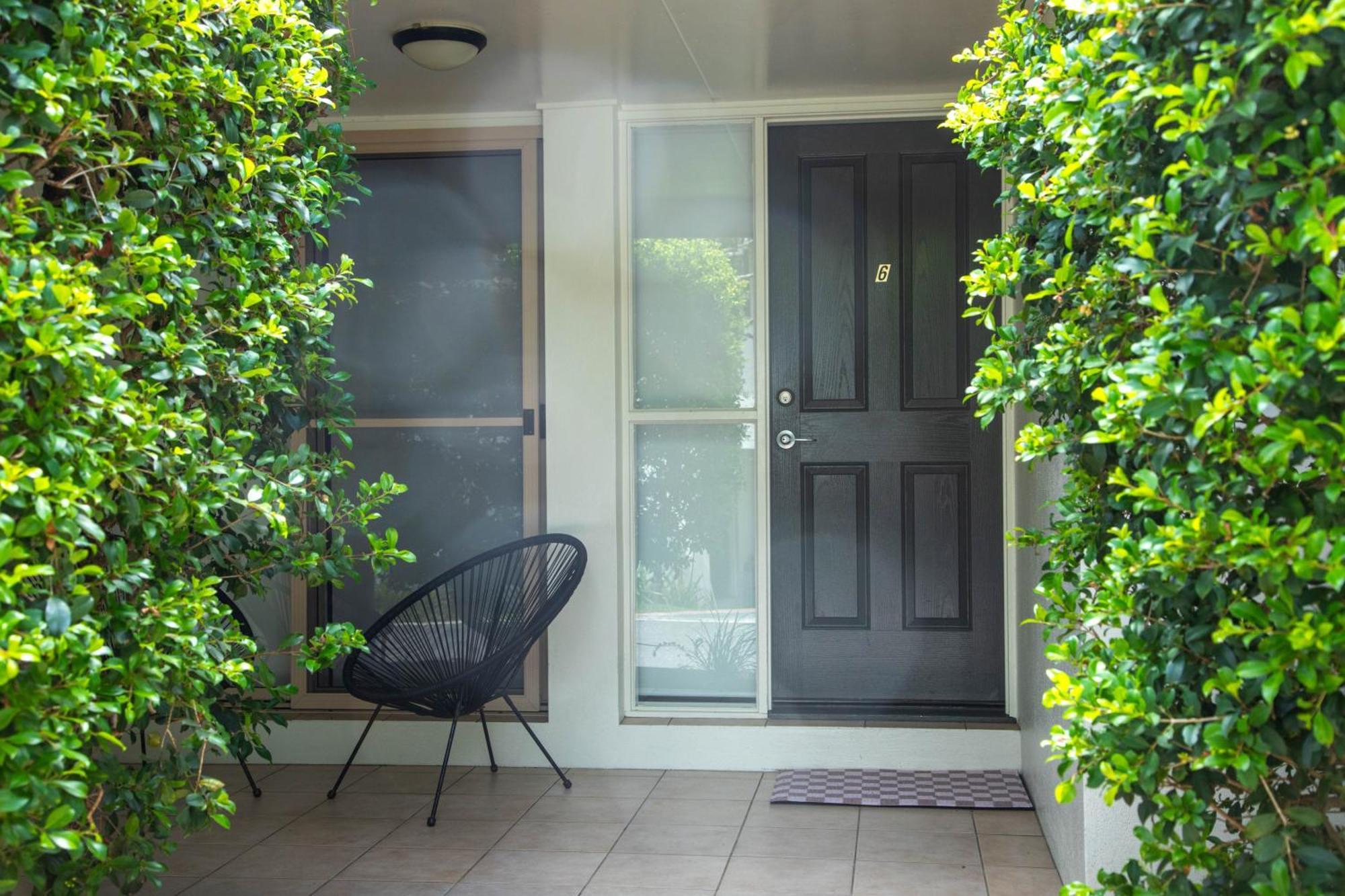 خليج بيرون Byron Lakeside Holiday Apartments المظهر الخارجي الصورة